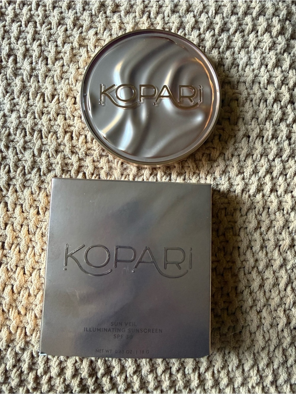 Kopari Illuminating Sunscreen Compact - Shimmering Champagne